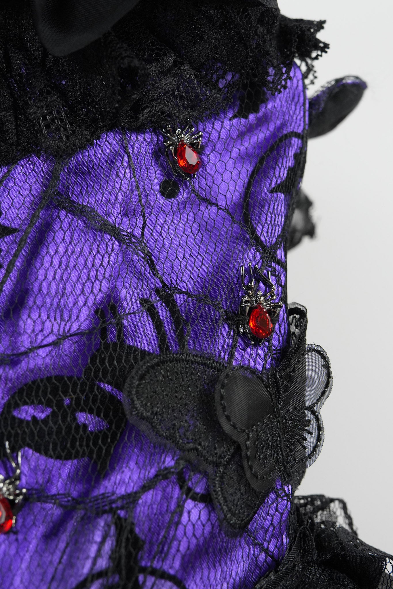 Witch outfit details for cats and dogs