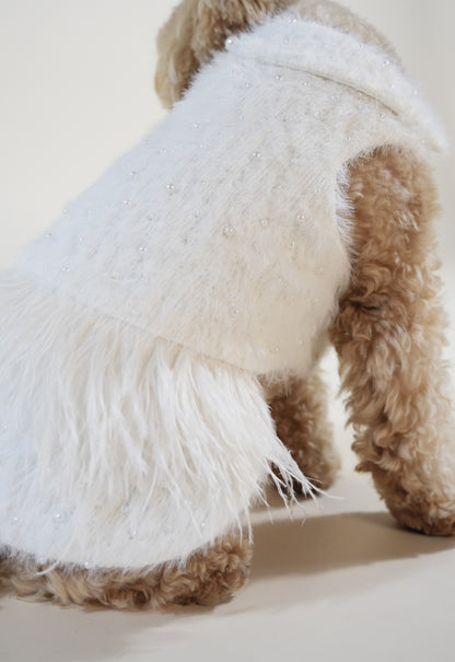 Soft pet outfit featuring small pearls and feather details